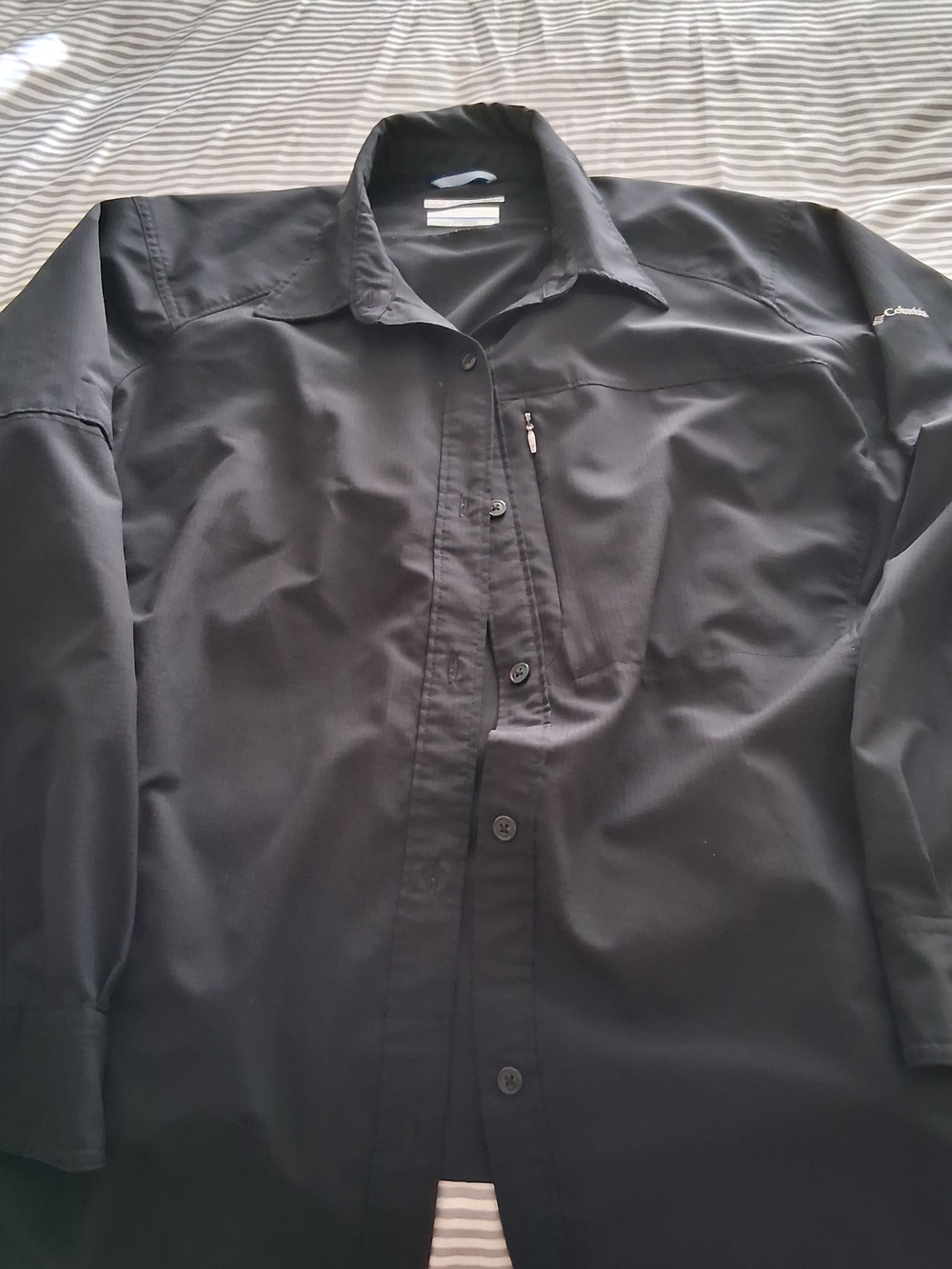 Columbia Men's Long-Sleeve Black Performance Shirt